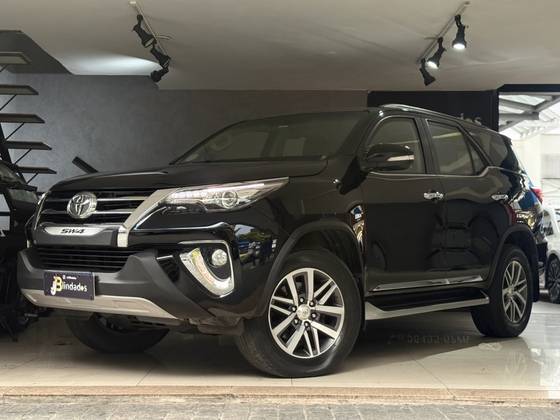 TOYOTA HILUX SW4 2.8 SRX 4X4 16V TURBO INTERCOOLER DIESEL 4P AUTOMÁTICO TOYOTA HILUX SW4 2.8 SRX 4X4 16V TURBO INTERCOOLER DIESEL 4P AUTOMÁTICO